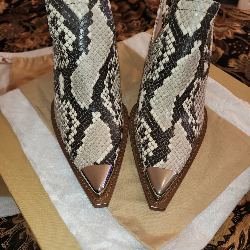 Michael Kors Python Snakeskin Boots US	   EU	     Inches6	     36.5	   8.87 - Picture 9 of 16
